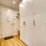 - Haus C, App 0c0906 *