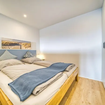 - Haus C, App 0c0906 *